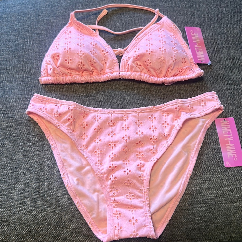NINETY-NINE DEGREES JUNIORS EYELET BIKINI: PINK: NEW WITH TAGS: SIZE M (7/9)